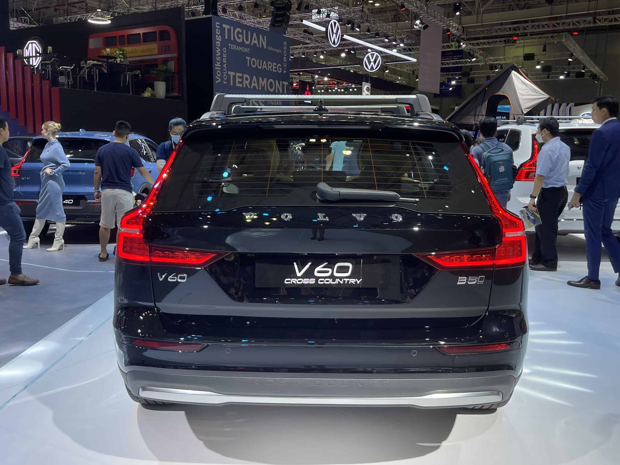 anh-thuc-te-volvo-v60-cross-country-ultimate-2023 (11)