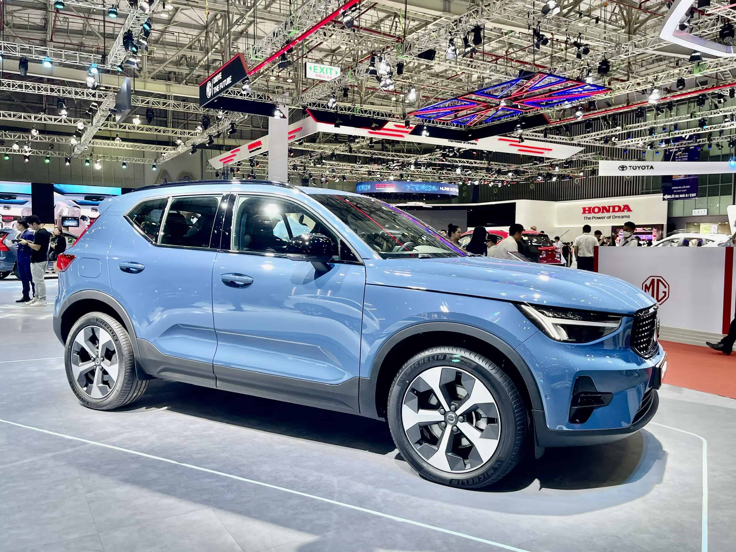 anh-thuc-te-volvo-xc40-ultimate-2023 (7)