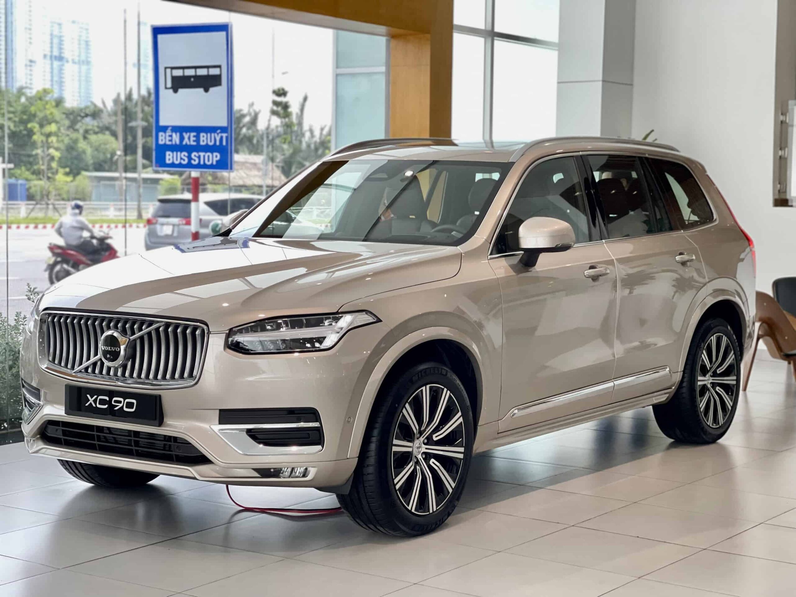 anh-thuc-te-volvo-xc90-ultimate-2023 (17)