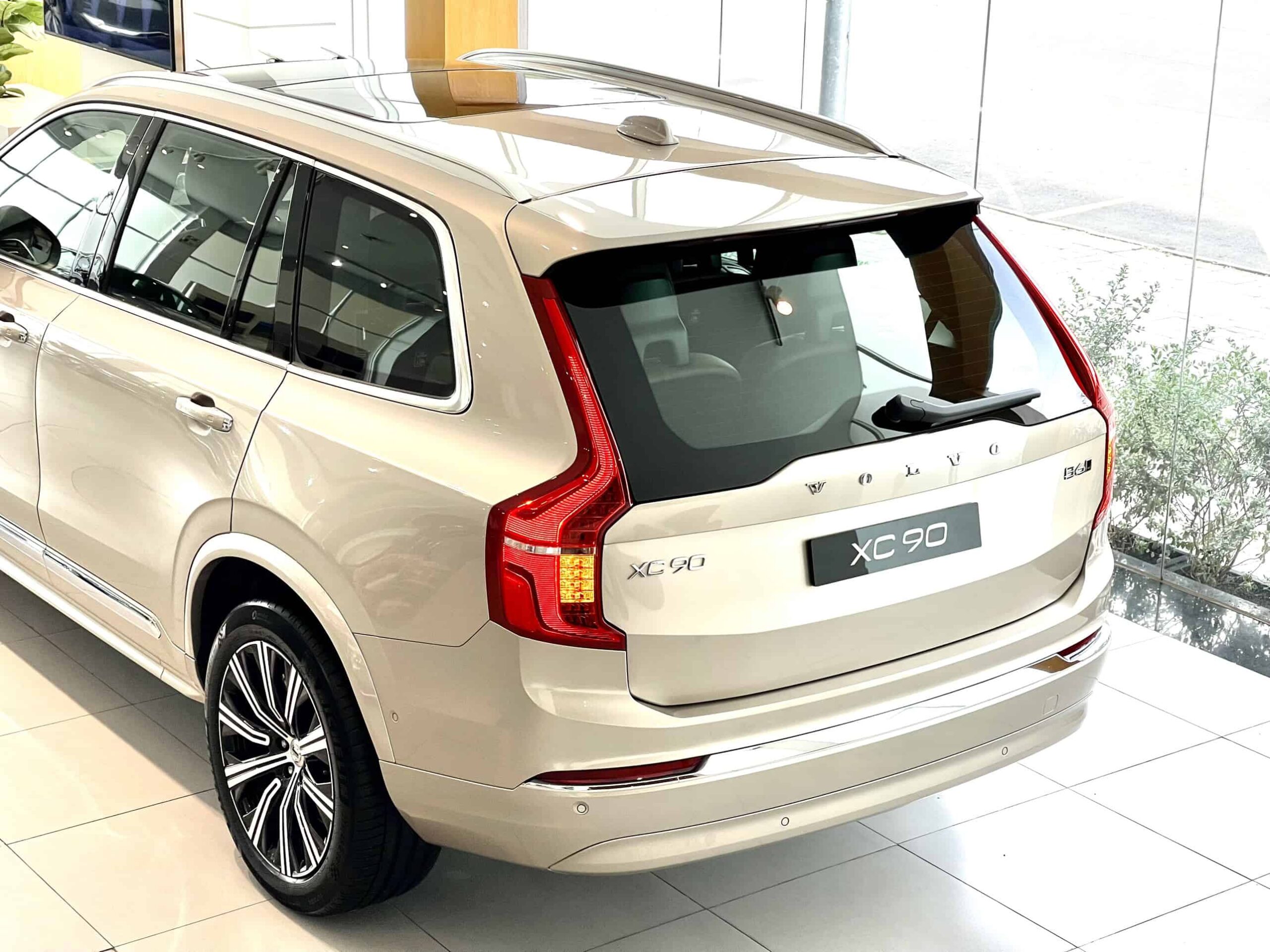 anh-thuc-te-volvo-xc90-ultimate-2023 (8)