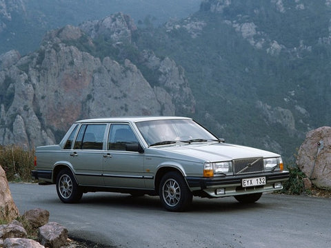 Đến những năm 90, Volvo thay thế dòng xe 760 bởi dòng xe 960.