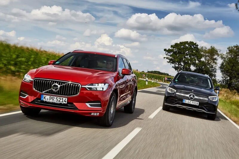 So sánh Volvo XC60 và GLC 300 về công suất động cơ