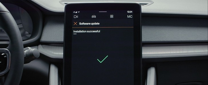 Thông báo quá trình cập nhật phần mềm từ xa sẽ được hiển thị trên màn hình trung tâm của xe