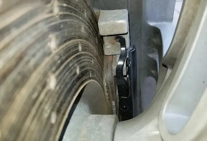 Cách Kiểm Tra Má Phanh Xe Ô Tô
