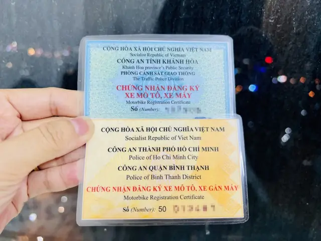 Cầm Cavet Xe Ô Tô