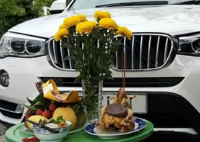 Cúng Xe Ô Tô Tháng Cô Hồn