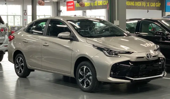 Giá Xe Ô Tô 4 Chỗ Toyota