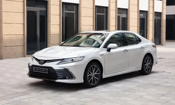 Giá Xe Ô Tô Camry 2.0