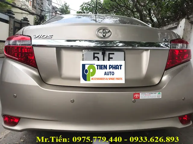 Lắp Cảm Biến Lùi Cho Xe Ô Tô