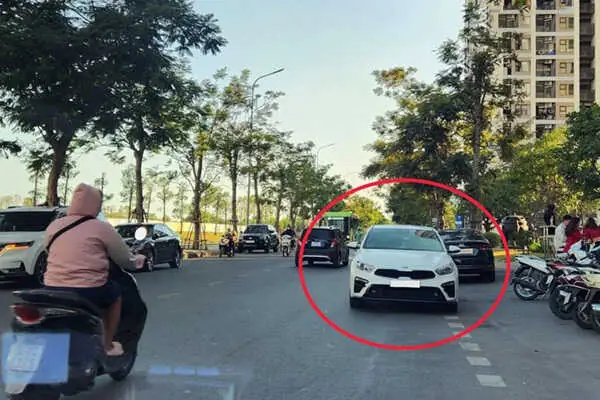 Lỗi Xe Ô Tô Đi Ngược Chiều Phạt Bao Nhiêu