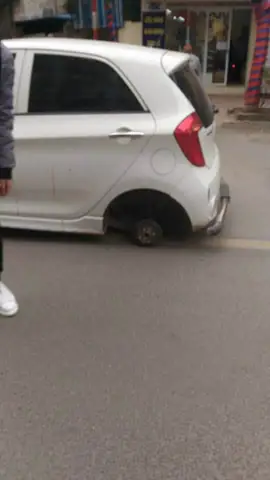 Một Bánh Xe Ô Tô