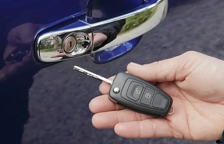 Ổ Khóa Cửa Xe Ô Tô