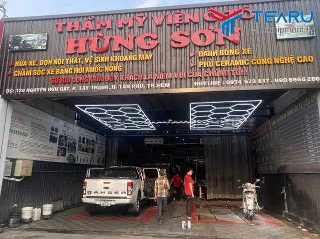 Rửa Xe Ô Tô Quận Tân Phú