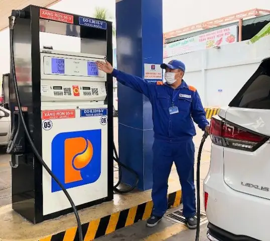 Tiền Xăng Xe Ô Tô