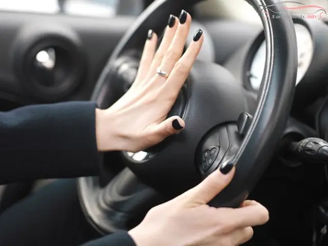 Tiếng Còi Xe Ô Tô
