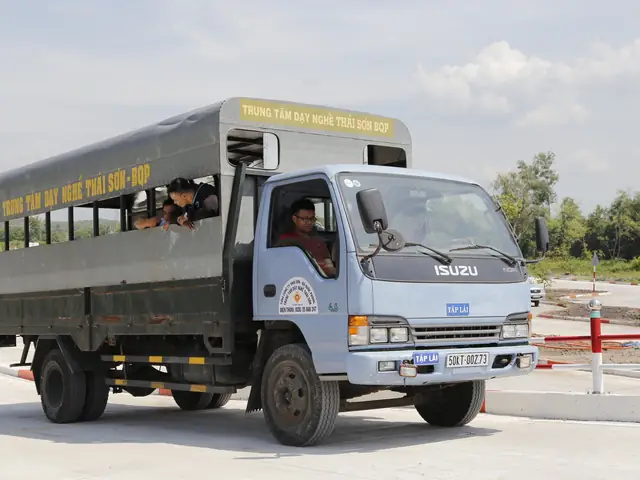 Trung Tâm Đào Tạo Lái Xe Ô Tô Thái Sơn