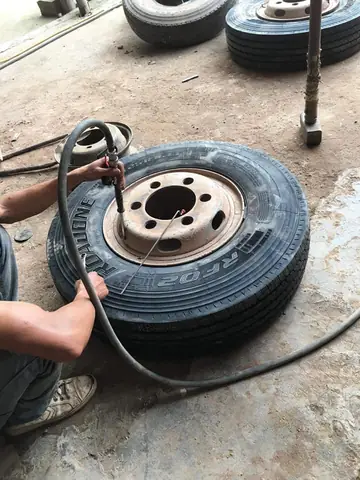 Vá Vỏ Xe Ô Tô