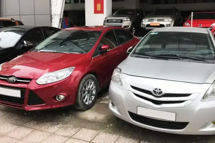 Xe Ô Tô 7 Chỗ Cũ Trả Góp
