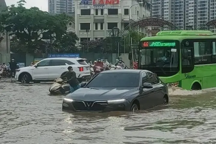 Xe Ô Tô Bị Ngập Nước