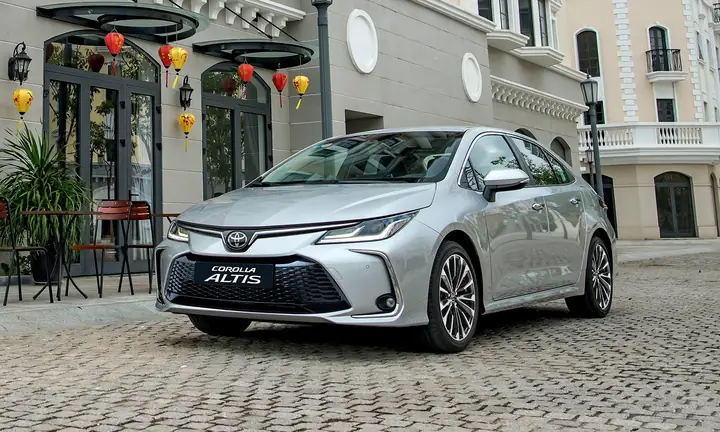 Xe Ô Tô Corolla Altis 1.8