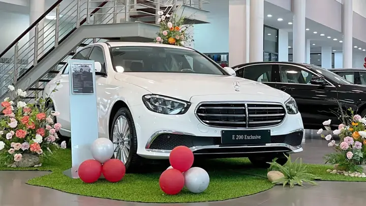 Xe Ô Tô Của Khánh Vy