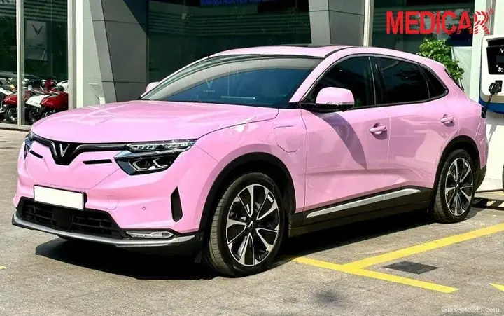 Xe Ô Tô Màu Hồng