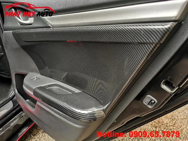 Dán Decal Carbon Xe Ô Tô