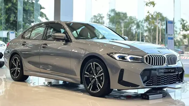Giá Xe Ô Tô Bmw 330i