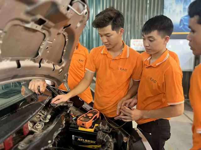 Kỹ Thuật Sửa Chữa Xe Ô Tô