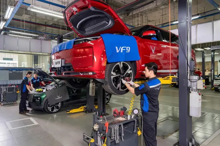Kỹ Thuật Viên Xe Ô Tô