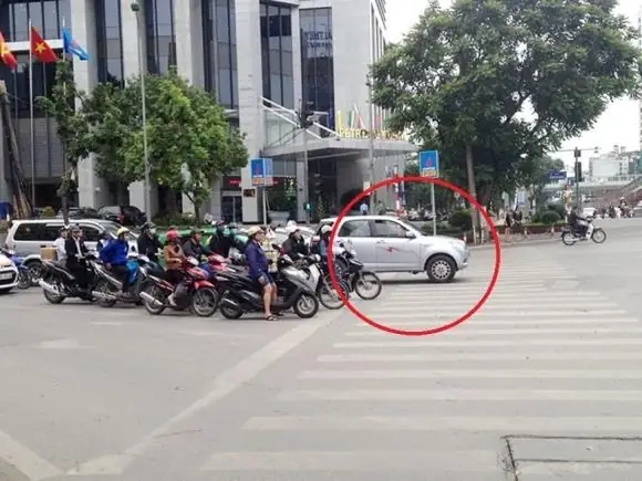 Làm Gì Khi Bị Vạch Sơn Xe Ô Tô