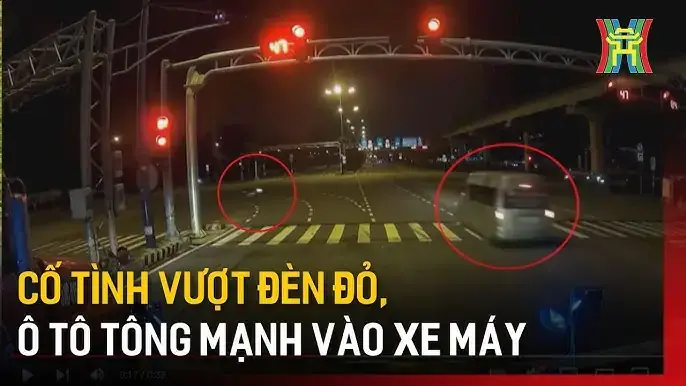 Lỡ Tông Đèn Xe Ô Tô Đền Bao Nhiêu