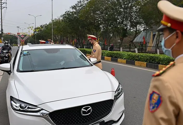 Lỗi Chuyển Làn Không Có Tín Hiệu Xe Ô Tô