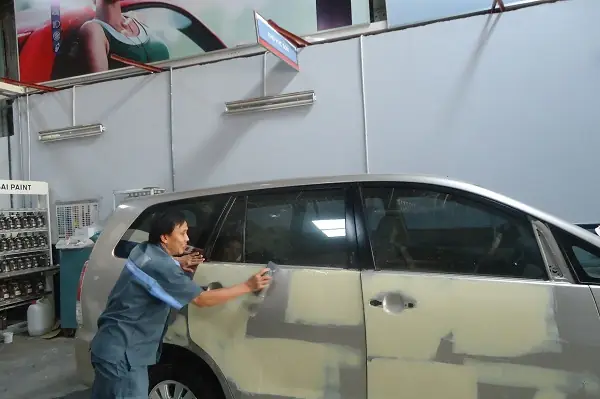 Lớp Bả Matit Xe Ô Tô