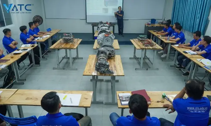 Lớp Sửa Chữa Điện Xe Ô Tô