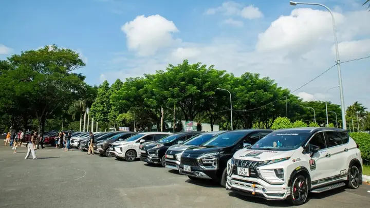 Lụa Choọn Xe Ô Tô Chạy Dịch Vụ