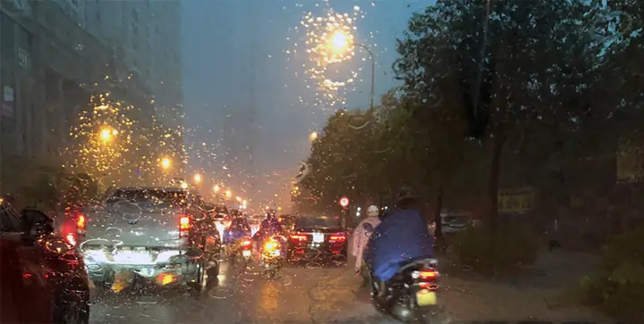 Lưu Ý Sấm Chớp Khi Lái Xe Ô Tô
