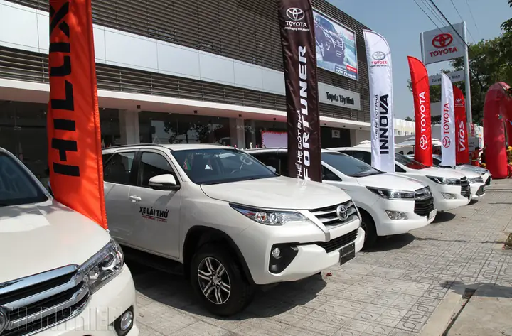 Maẫu Xe Ô Tô Fortuner Nhập Từ Indonesia