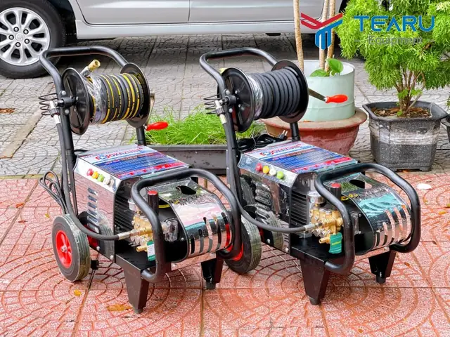 Máy Bơm Cao Áp Rửa Xe Ô Tô Dởm