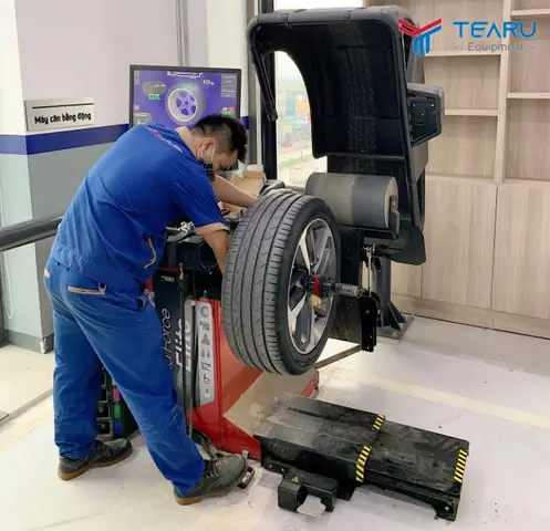Máy Cân Bằng Lốp Xe Ô Tô Gia
