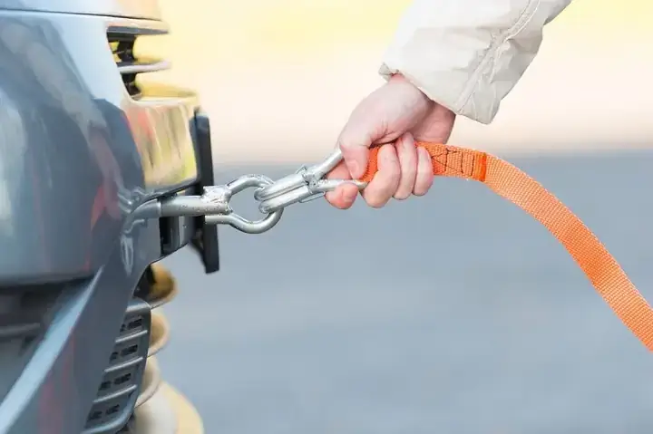 Móc Cứu Hộ Xe Ô Tô Đặt Bên Phải