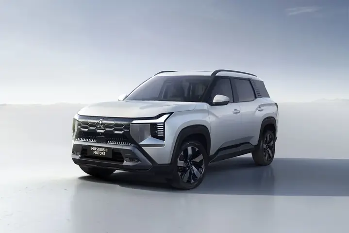 Neên Mở Cửa Sổ Xe Ô Tô Khi Mới Vào