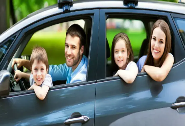 Neên Mở Cửa Xe Ô Tô Khi Mới Vào