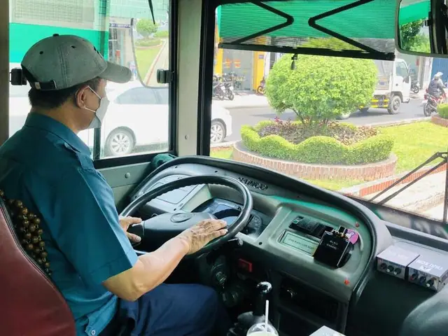 Người Lái Xe Ô Tô Tải