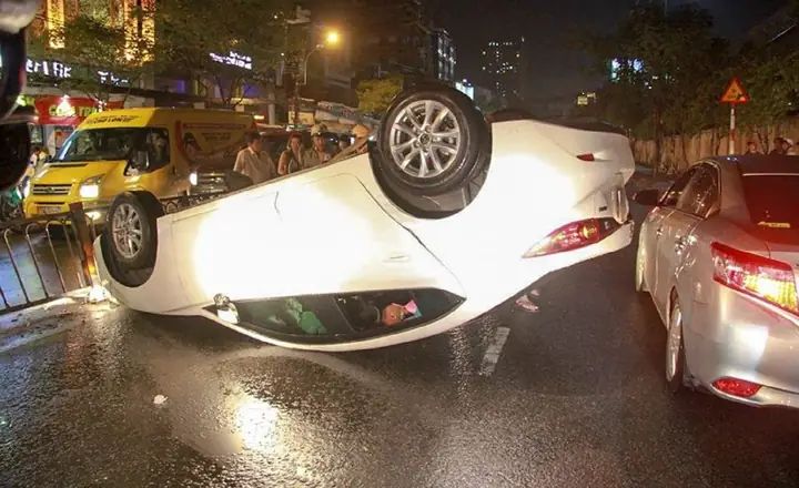 Nguyên Nhân Lật Xe Ô Tô