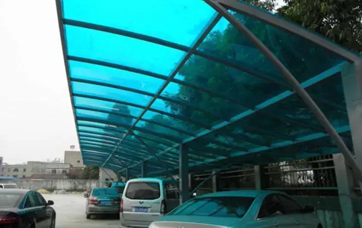 Nhà Để Xe Ô Tô Mái Nhựa Xuyên Sáng