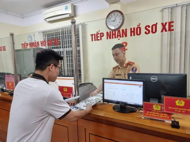 Nộp Tiền Đăng Ký Biển Số Xe Ô Tô