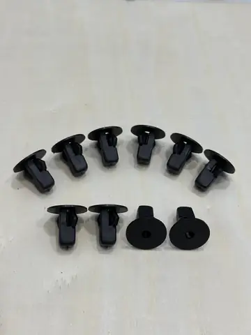 Nút Nhựa Xe Ô Tô
