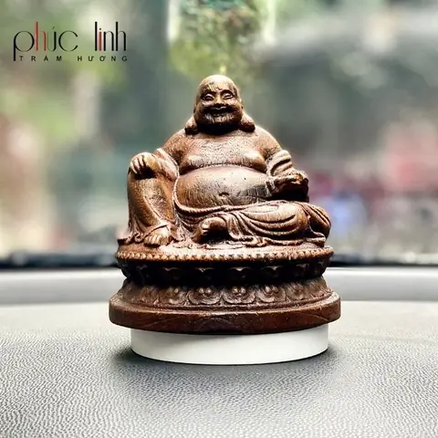 Phật Di Lặc Để Xe Ô Tô Bằng Trầm Hương