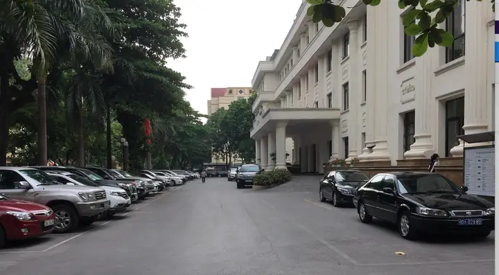 Phói Chủ Tịch Tỉnh Có Xe Ô Tô Riêng Không